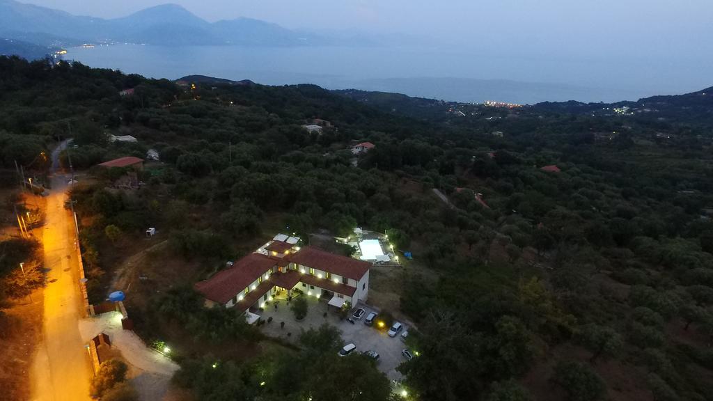 Tenuta Terre Di Bosco Oasi Di Relax Nel Cilento San Giovanni a Piro Ngoại thất bức ảnh